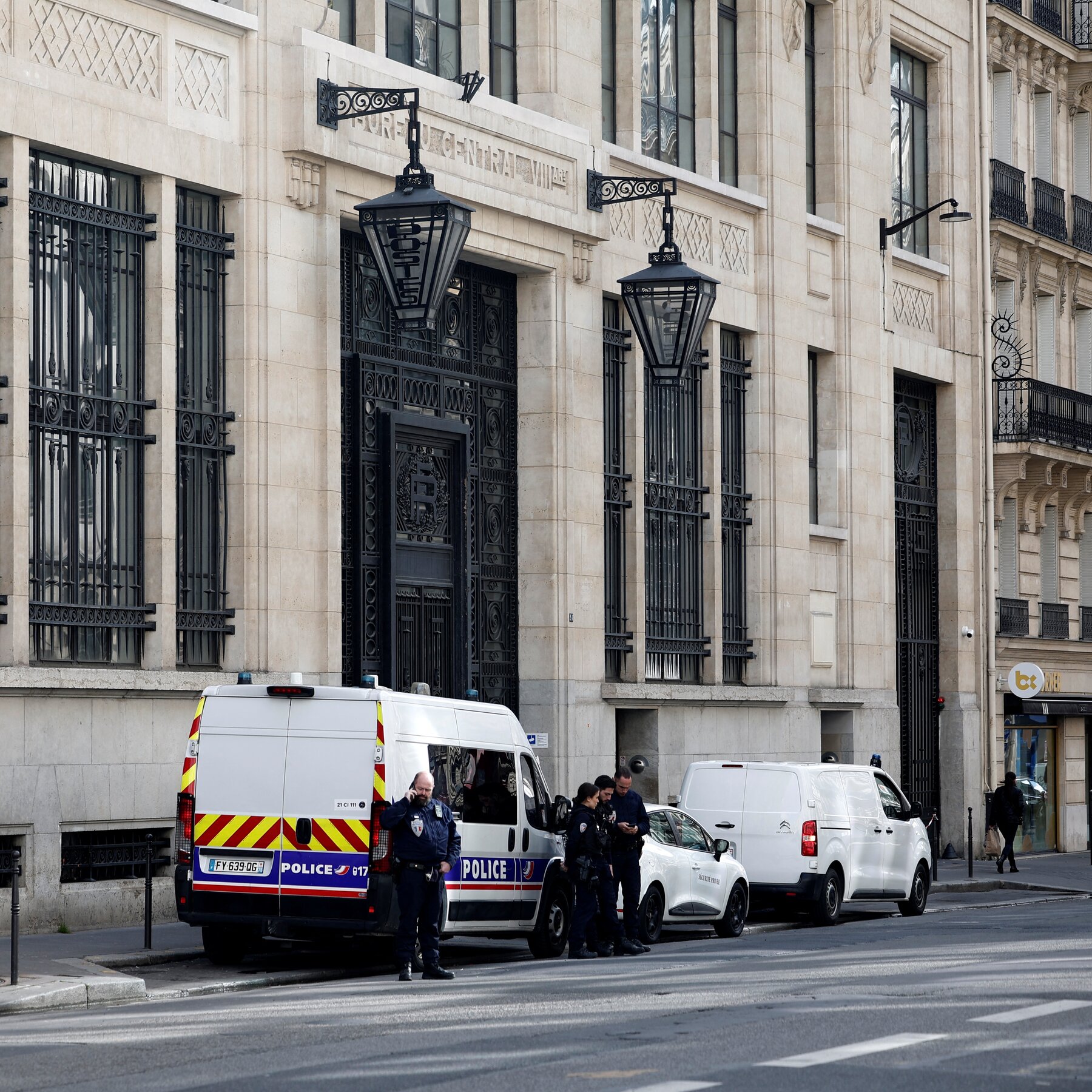 🇺🇸米国 【欧州テロ】パリのバンク・オブ・アメリカ前で爆弾攻撃未遂、仏当局が捜査開始