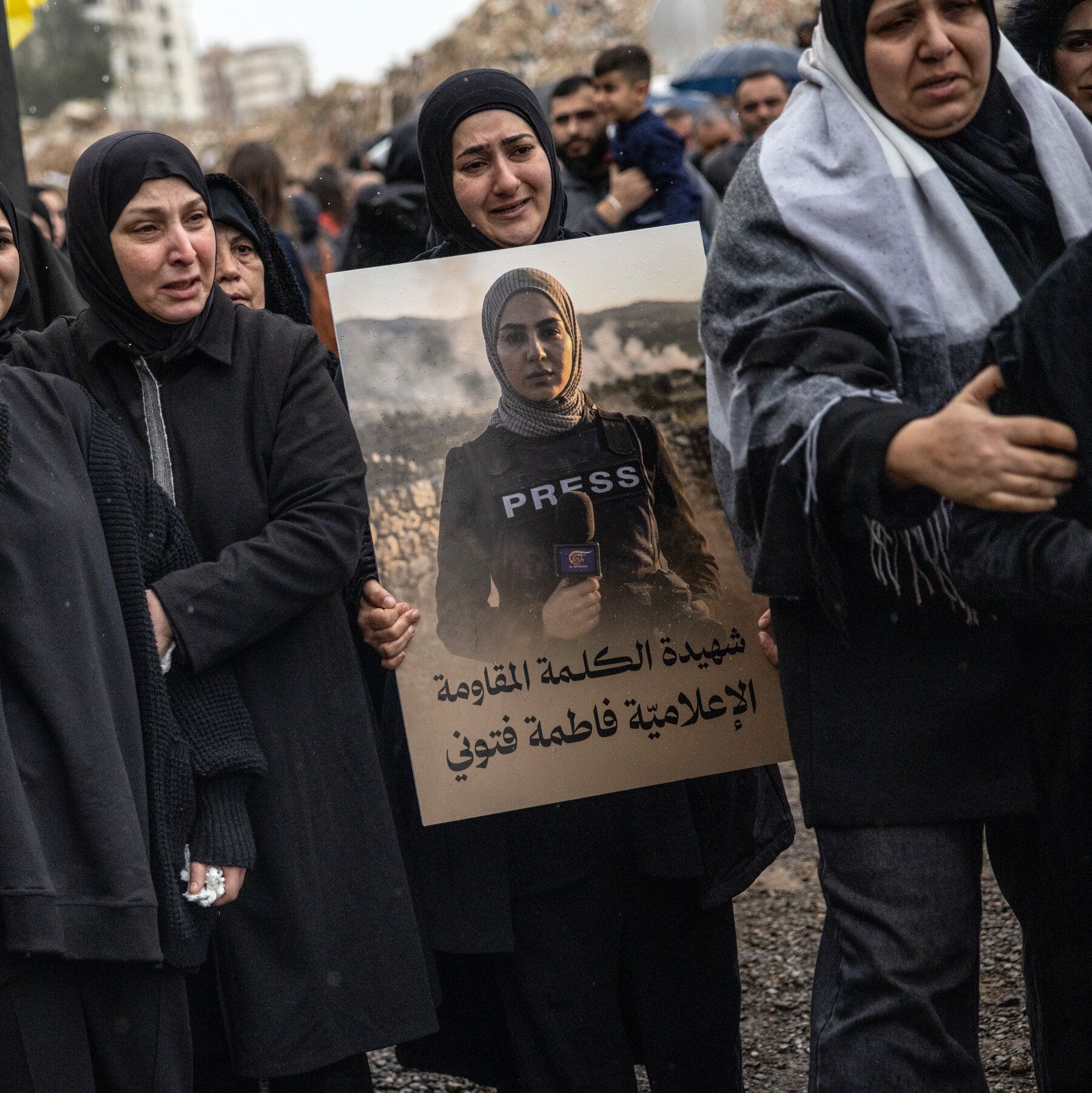 🇮🇱イスラエル 🇱🇧レバノン 【中東戦争】イスラエルの攻撃で死亡したレバノン人記者3人の葬儀、ベイルートで数百人が参列