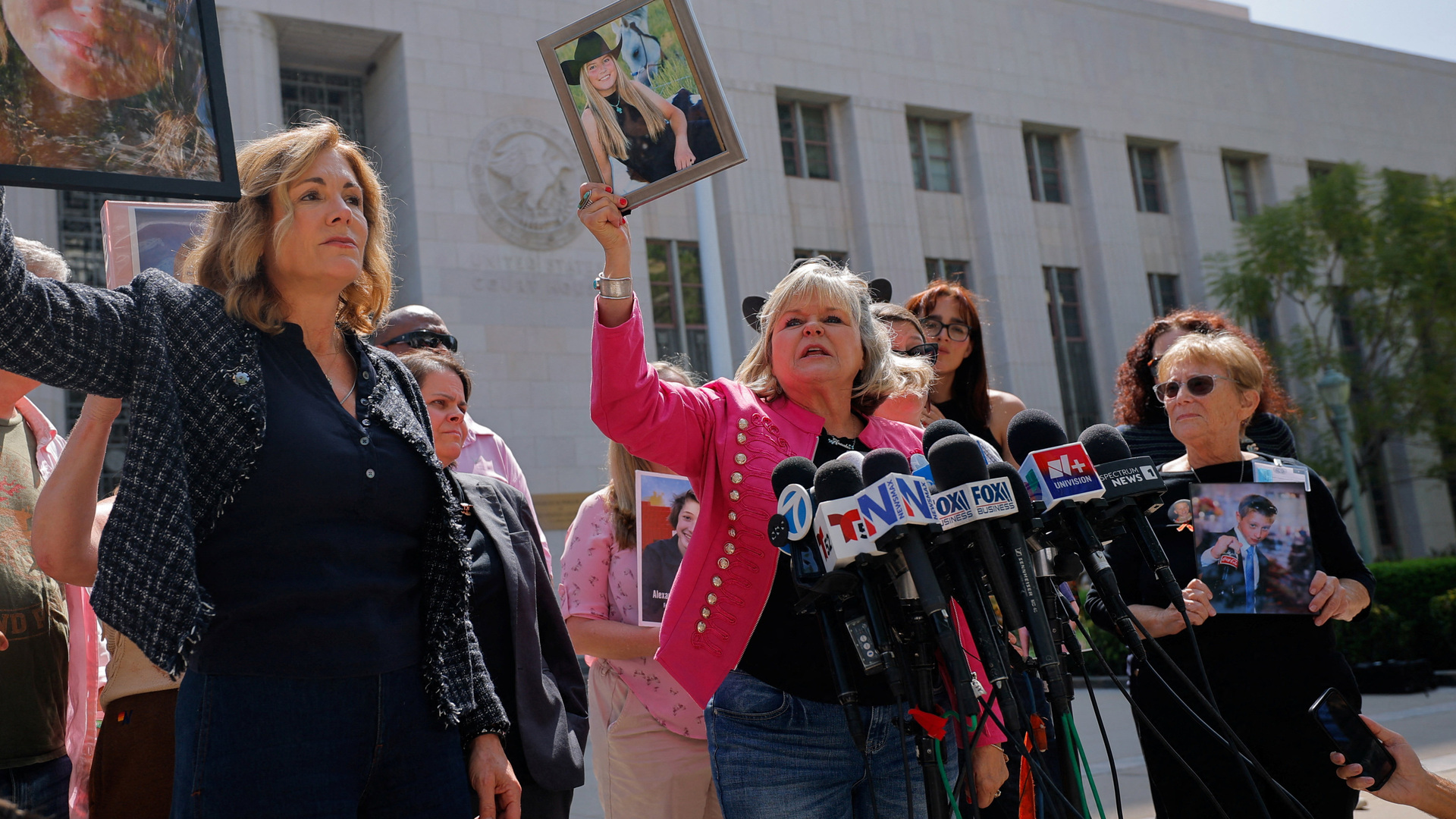 🇺🇸米国 【社会・人権】米陪審、MetaとGoogleのSNS依存誘発に賠償責任を認定