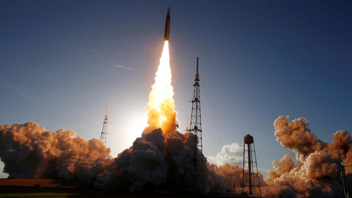 【宇宙・科学】NASAのアルテミスII、歴史的な月周回ミッションへ打ち上げ成功