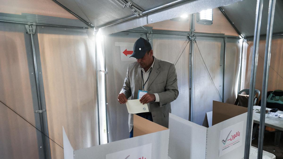 【中東情勢】ガザ戦争後初、パレスチナ各地で地方選挙の投票始まる