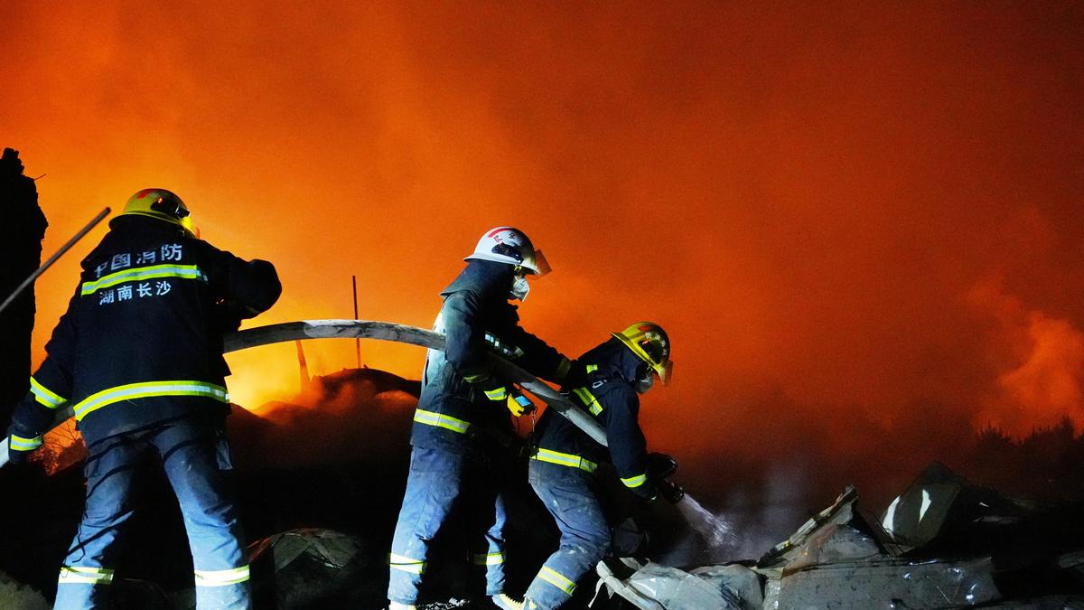 🇨🇳中国 【産業事故】中国の花火工場で爆発、26人死亡・61人負傷の惨事