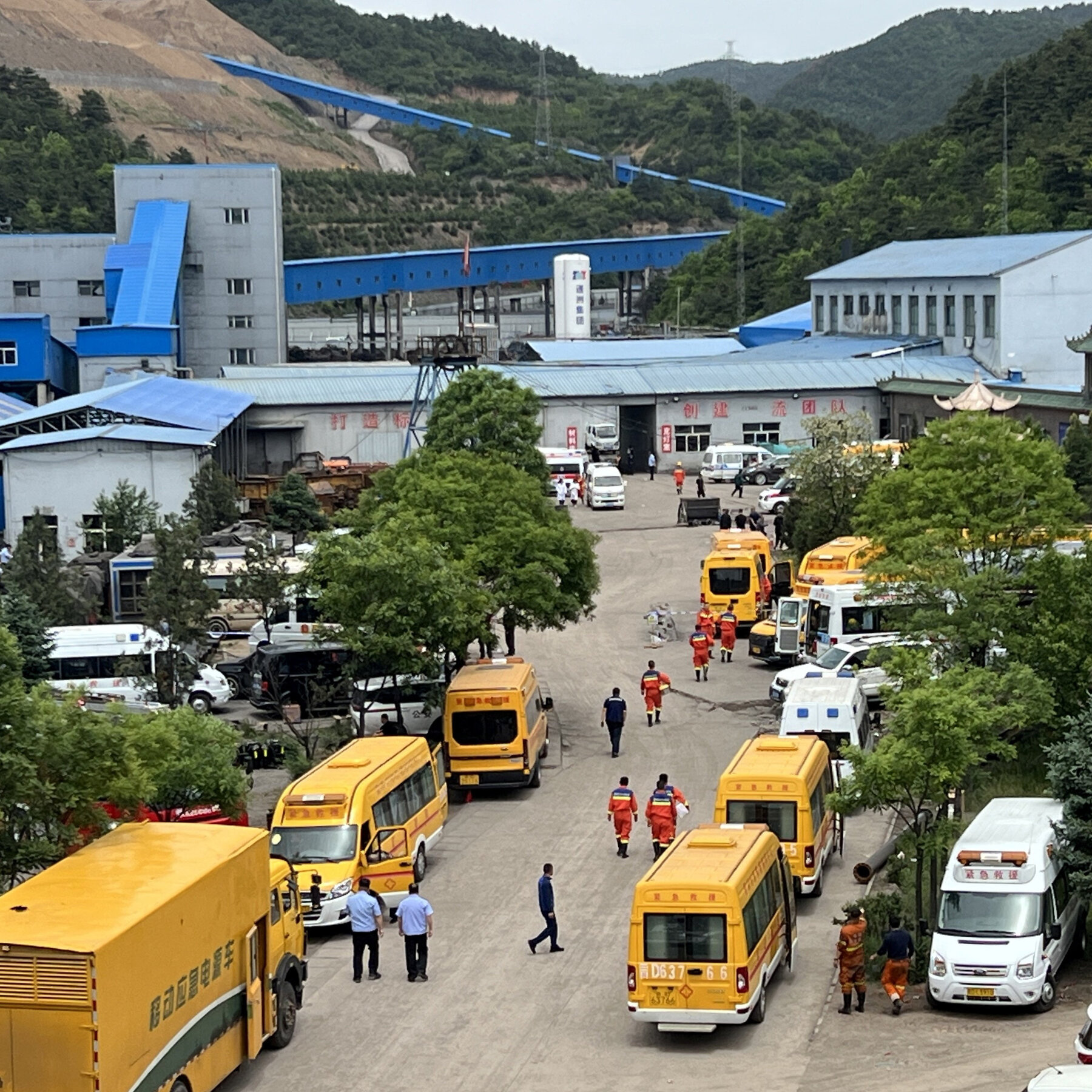 🇨🇳中国 【中国災害】中国の炭鉱でガス爆発、少なくとも90人死亡・200人以上を救出